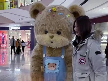 我有点怀疑这个暴暴熊里面的男孩是欧三岁