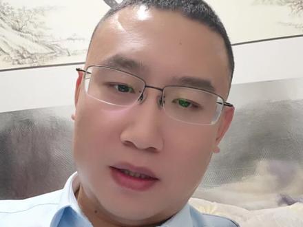 #内存 #内存涨价 #内存价格走势 从当下到2026年2月底,内存条价格将迎来小幅降价;2026年3月起至年底,受AI需求拉动、原厂产能倾斜等因素影响,内存条价格整体呈上涨趋势。