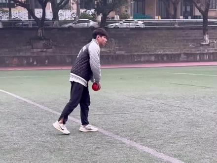 实心球扔不远?来学学这三个动作!两周提升两米#实心球满分技巧 #中考体育 #实心球发力训练方法