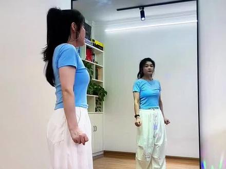 口令完整版《美丽的月亮湾》 #口令版教学 美丽的月亮湾分解教程来咯#最潮广场舞 #简单易学 #零基础学舞蹈 #喜欢跳舞的一起来 @陈陈 🐰