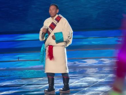 桑布的质朴嗓音直抵心底,平实的表达唱尽对故土与文化的深情。#拉萨藏晚#拉萨的歌 #拉萨藏晚