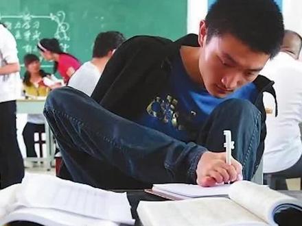 “无臂学霸”杨孟衡,没有翅膀也能飞翔,残缺身体成就剑桥硕士##人物故事 #传奇人物 #励志故事