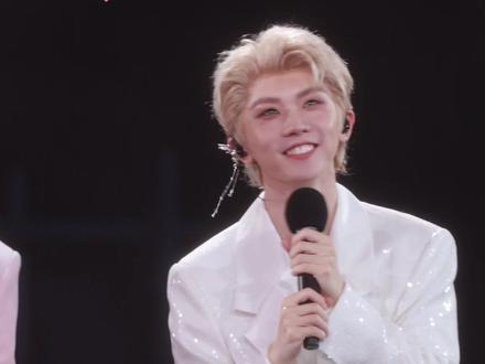 撒娇卖萌的茄咪~#马嘉祺#时代少年团广州演唱会