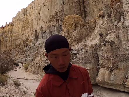 善良和淳朴的人,就像一束光,照亮周围的人,也温暖了自己