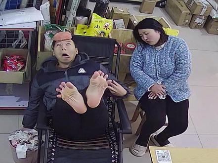 他们问我顶级过肺是什么 #搞笑#搞笑视频#原谅我不厚道的笑了 #万万没想到#意想不到的结局