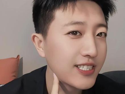 两个动作,收紧脸颊,打造小V脸!#面部瑜伽