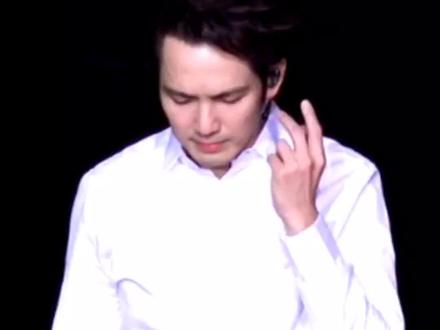 #钟汉良 2023巡回#演唱会,首场上海站即将开启,#男神 泪洒#演唱会现场 。