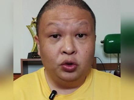 U17国少输印尼 流量高不等于实力强 浮嶋敏也有问题 U17国少在亚少赛第一场就输给了印尼,小组前两名不能说没有机会,但起码是希望不大。还是那个观点,在国字号球队,要慎用日本主教练。#国少 #亚少赛 #浮嶋敏