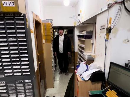 带你第一视角体验干手机配件的一天#手机维修 #生活vlog #100位抖音发光新职人#光芒闪耀的你