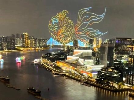 2026广州白鹅潭烟花汇演震撼上演! 40分钟璀璨绽放,几十万市民齐聚江畔,欢呼声此起彼伏。
火树银花映亮珠江,流光溢彩照亮羊城,
这一刻,烟火璀璨,年味滚烫,人心温暖。
这就是最地道的广州新年,热闹、治愈、充满希望!
愿新的一年,万事顺意,平安喜乐!
#广州白鹅潭烟花 #广州年味 #2026新年快乐