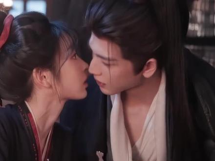 逐玉:长玉言正烟花下醉酒吻,二人感情刚升温却面临分别 #逐玉 #田曦薇 #张凌赫