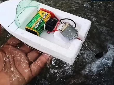 如何用泡沫板制作迷你电动快艇#学生绿色环保废物再利用科技手工比赛作品 #小制作小发明小创造科技比赛作品 #科学科技小手工小制作 #动手能力培养 #亲子手工制作 #做手工我是认真的 #科学实验