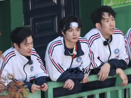 学长放学一起走好吗#刘耀文#宇宙闪烁请注意 #路透