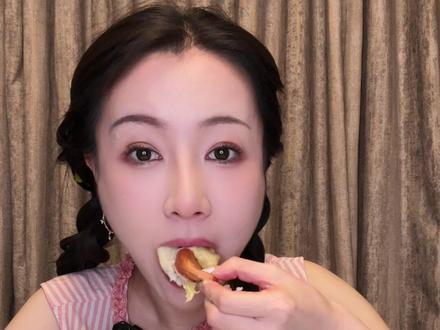 今天只吃一块榴莲 #大口炫榴莲 #榴莲脑袋上线