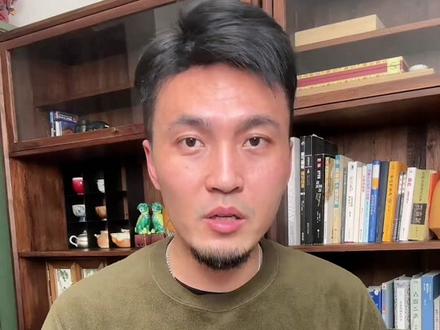 皇窑的仿古老器物,真的值得您停下脚步,多看两眼
#皇窑 #景德镇陶瓷 #瓷器收藏 #黄云鹏 #文玩