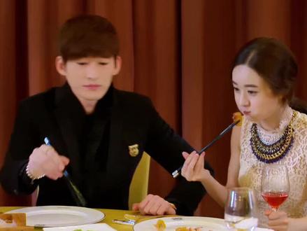 为了吃回本薛杉杉拼了,在封月的满月宴上大吃特吃#影视片段