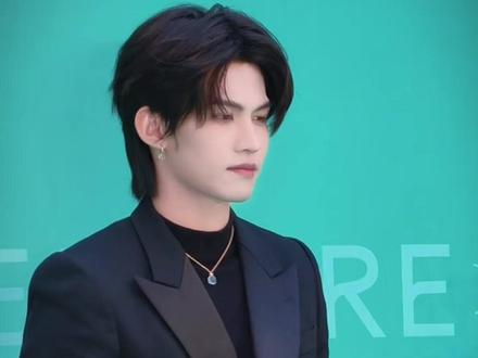 粉丝这么爱这个家完全是正主给的底气
#高嘉辉 #云旗 #云熠 #52