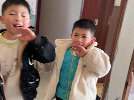 “妈呀 大姐”2.0#直男 #侄子 #妈呀大姐 #撕咬空气 #亲子互动