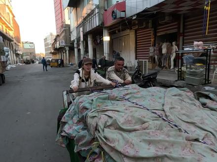回到巴格达第一件事就是看望水果大叔一家,伊拉克石榴西施又要出摊了! #旅行vlog #环球旅行 #伊拉克