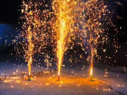 大家觉得哪个效果最好~评论区留言 #东信烟花 #凡美烟花 #庆泰烟花 #黄金树 #无不良引导