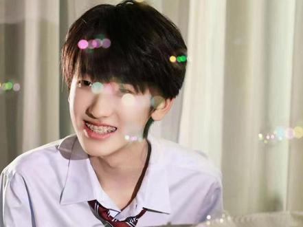 所以追星怎么可能追谁都一样呢?#左奇函 #双向奔赴 #真诚 #左奇函生日快乐#tf四代