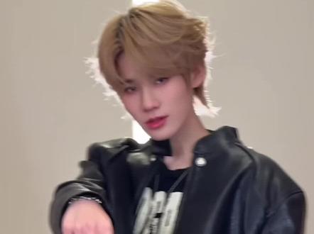 hello hello 碎镜摇舞蹈剪辑教程一条龙服务来喽~~#张真源碎镜摇 #碎镜摇 #舞蹈教程 #剪辑教程 #张真源someonelikeyou