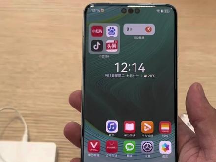 #华为手机 #华为mate60pro #华为 遥遥领先的手机质量不行有杂音,大家都别买,让我来