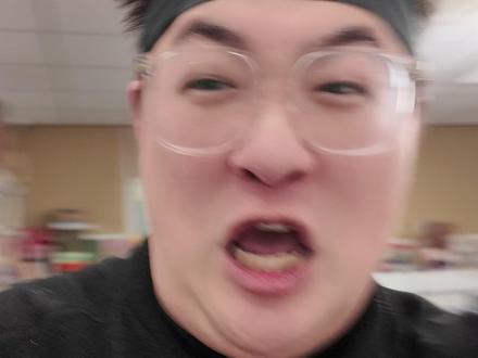 “bro,现在知道我为什么要玩命赚钱了吧? 因为钱真的可以买到《故障乌托邦》亲签啊!”
⚡第36届银河奖最佳科幻网络文学奖获奖作品,高人气作者@起点狐尾的笔 赛博朋克题材新作《故障乌托邦:全2册》,将于1月24日(星期六)19:00正式开启预售!
🤖浙江新华当日dy直播间将与作者狐尾的笔连麦,抽2位送出《故障乌托邦:全2册》to签实体书1本,敬请期待!(๑•̀ㅂ•́)و✧
⚡ 版本···分析 ⚡
🔌亲签特典版+随书+店周:300册
🔌 印特特典版+随书+店周:230册
🔌 印特签版+随书+店周:1200册
⚡⊕——⊕浙江新华 独家赠品⊕——⊕
🤙 矩形十字镭射漫符+背景【欢迎来到大都会~】
🤙 赛博祈福板【这年头谁还用传统祈福版啊?!】
🤙 未知子网钥匙扣【判断:抢到亲签概率将提高99.99%】
🤙@币拟态硬币【1@?你打发要饭的呢?】
🤙杰克人物书签【 我...到底是谁?】
🤙塔派三变光栅表情面板【塔派!坐骑模式!】
💡【特别提示】本套内容包含连载章节:1-210章
#网络小说 #狐尾的笔#故障乌托邦#道诡异仙#科幻