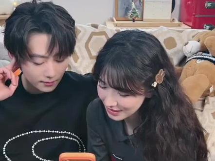 谢辛序和吴浓雨的故事即将落幕,但崔雨鑫和方瑾的故事才刚刚开始。相信序谋雨久在平行世界一定会继续幸福🥰崔哥和方方也会越来越好,一定会再见面的!#网剧炽热吸引 #序谋雨久 #崔雨鑫 #方瑾 #炽热吸引