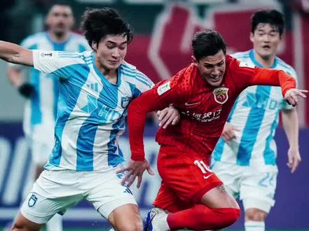 今天传出消息,上海上港队要把梅伦多替换掉。到底是对位换前腰,还是补强孱弱的锋线?只能拭目以待了!