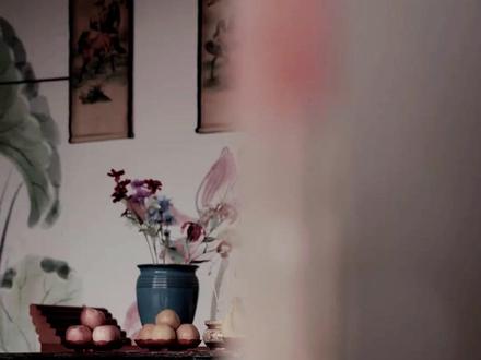 没想到婆婆竟然是个年轻女孩 #门内有人 #因为一个片段看了整部剧 #短剧推荐 #悬疑