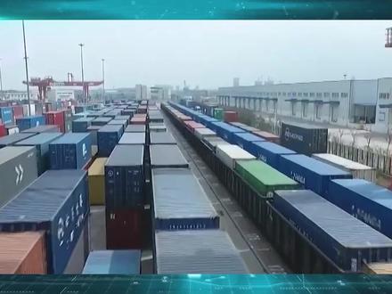 解放军刚离开北约边境,波兰总统公开摊牌,威胁切断中欧铁路线