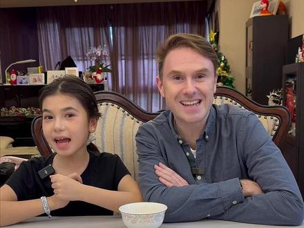 奶糖大冒险!托比 vs 三妹,你们觉得谁赚到了? #混血萌娃 #奶糖大冒险 #骗你生女儿 #社死现场