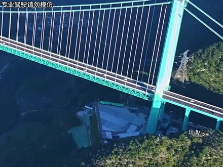 顶配服务区,容不下三辆摩托车