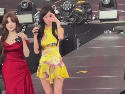 24岁 年轻 骄傲 漂亮 错在哪里#井川里予 #小野