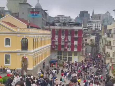 澳门银行开户攻略篇2023更新 随意问
近期很多朋友问起怎么开设澳门的银行账户,在这里给大家介绍一下。
一.为什么要开设澳门银行账户?
1可以同时设立港币、澳门币、美金三个币种的户口。
可以进行不同币种的资产配置。
2.接收或向外转帐方便。对将来有打算送孩子出去读书
或在外頭买房的人来说,可以提供很多便利。
3炒港股/美股需要:港股打新等不用远观,也可以自己行動了。
4.存取钱方便:有些朋友可能经常会来澳门游玩,过海关时会对携带的港币现金有限制,限额为20000等额的人民币。如果有一张银行 card,就不用带现金出入澳门。ATM取款机有卡存/ 取款每日限额为25万港币,无卡存款每日限额为 12万港币。如果要再大的额度,可以选擇人工櫃台服務。#企业老板 #澳门银行开户 #国际贸易 #美股