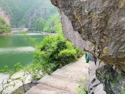 #辉县好地方好风光,穿过山洞才能到的世外桃源黑鹿峡谷,简直就是一副巨型山水画#辉县全域旅游 #风景 #抖音旅游