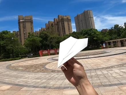 阿尔法锁膛封纸飞机,户外测试飞出二十多米 丝滑回旋轻松飞回手里 #纸飞机 #折纸教程 #亲子手工 #回旋纸飞机