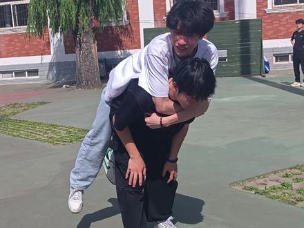这不是我烟头叔叔吗#大头爸爸小头儿子 #烟头叔叔#大学生#猎奇#正能量