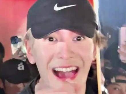 第一次对别人担产生这么强的占有欲!#王嘉尔 #追星 #宠粉 #饭撒 #暖心