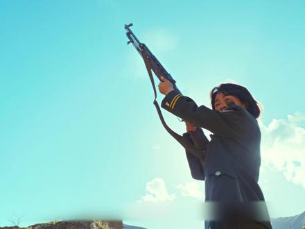 《生命树》剧情太燃了,杨紫手持98K狙击盗猎团伙! #生命树 #生命树不愧是央妈严选好剧 #胡歌#杨紫#剧情