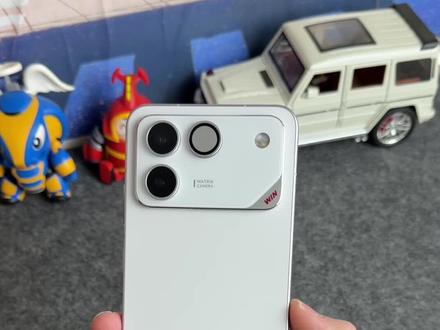 华为、荣耀手机设置光栅壁纸教程,左右转动就能呈现效果,情绪价值真的拉满了,华为、荣耀手机通用#玩机技巧 #光栅壁纸 #主题美化 #荣耀 #数码科技