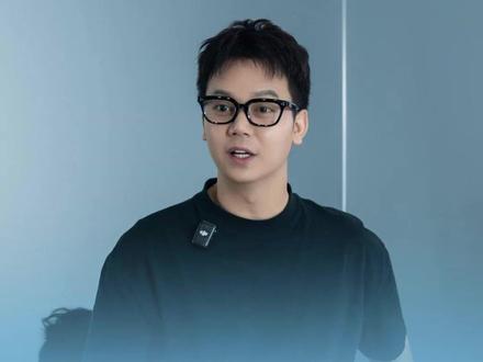 “挂了么”戒指,实时监测心跳,能够第一时间清除网络记录 #大攀 #科技 #ai #ai戒指 #人工智能