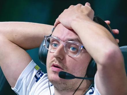 20秒打崩小蜜蜂,荣!#csgo #tyloo #天禄 #vitality