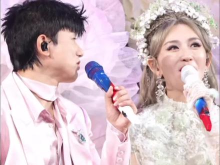 #张杰现身谢娜演唱会 ,两人同台合唱#明天过后 。#张杰 #谢娜