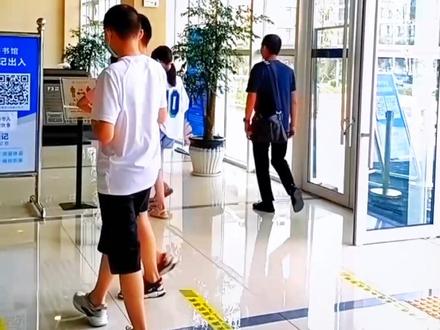 图书馆九点钟开馆啦!#阅读是一种习惯