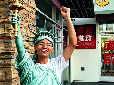 小唐谈如何获取参选市长资格 小唐要娶美国女秘书获取参选洛杉矶市长资格,为了宏图大业可以委屈求全,牺牲小我,成全大我。#小唐酱香饼 #美国小唐 #美国小唐酱香饼