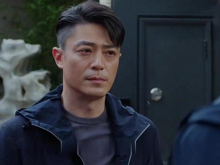 中年男人签下千万订单,上司立刻换上了最热情的笑容 #轻年 #刘端端 #乔振宇 #追剧 #2025影娱年终大赏