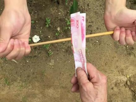 钞票砍断筷子,骗了我15年的魔术,原来这么简单