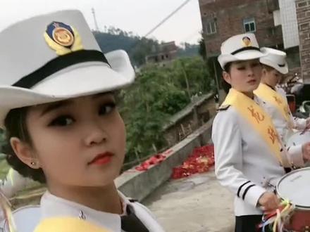 大哥这个月工资估计不想要了😂#2023全民招财节 @招商银行App